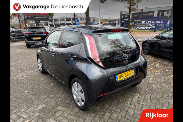 Toyota Aygo 1.0 VVT-i x-play/navi/camera/boeken/airco/media/