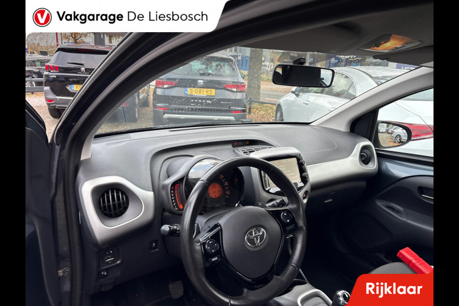 Toyota Aygo 1.0 VVT-i x-play/navi/camera/boeken/airco/media/