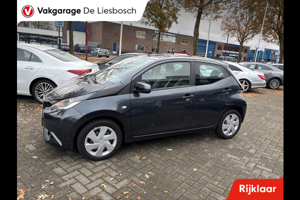 Toyota Aygo 1.0 VVT-i x-play/navi/camera/boeken/airco/media/