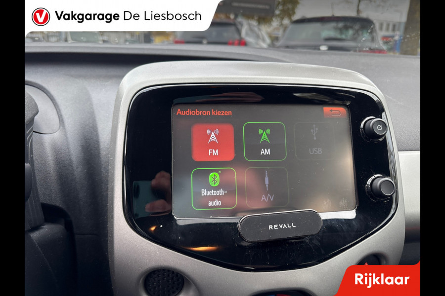 Toyota Aygo 1.0 VVT-i x-play/navi/camera/boeken/airco/media/
