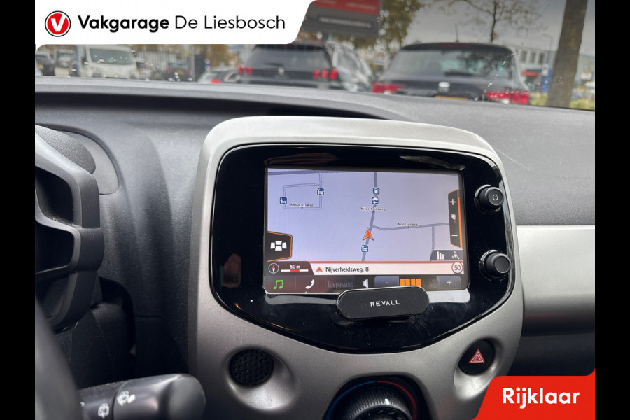 Toyota Aygo 1.0 VVT-i x-play/navi/camera/boeken/airco/media/