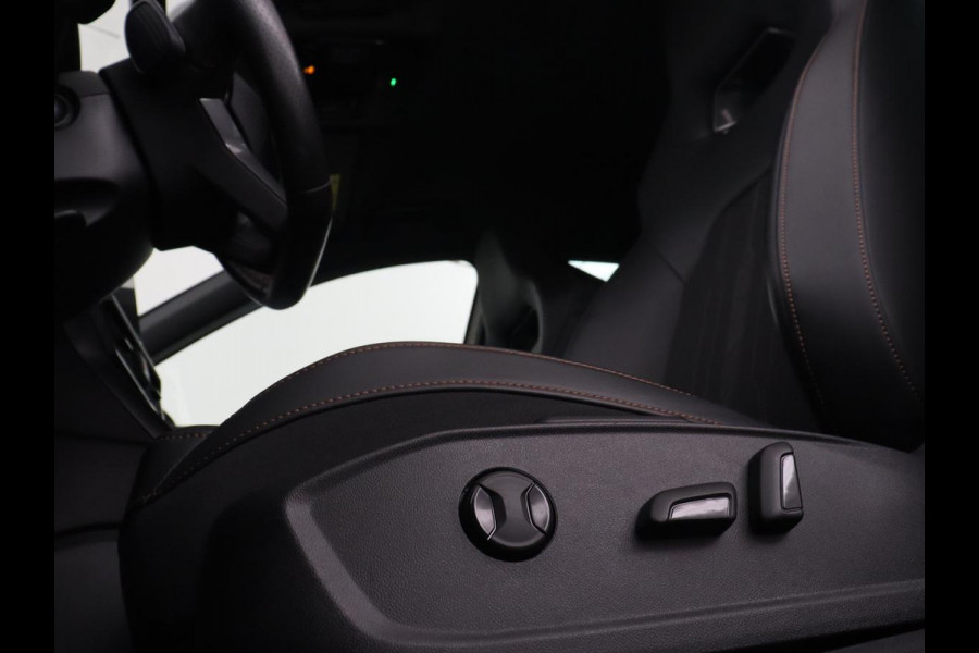 CUPRA Formentor 1.4 eHybrid VZ | 245pk | Stoelverwarming | 360 Camera | Adaptive cruise | Carplay | Navigatie | Sfeerverlichting | Keyless | Sportstoelen | Memory | PHEV | Plug In