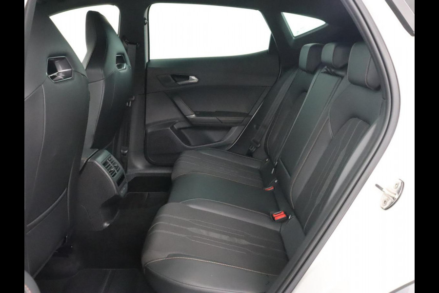 CUPRA Formentor 1.4 eHybrid VZ | 245pk | Stoelverwarming | 360 Camera | Adaptive cruise | Carplay | Navigatie | Sfeerverlichting | Keyless | Sportstoelen | Memory | PHEV | Plug In