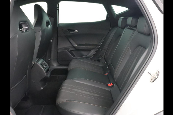 CUPRA Formentor 1.4 eHybrid VZ | 245pk | Stoelverwarming | 360 Camera | Adaptive cruise | Carplay | Navigatie | Sfeerverlichting | Keyless | Sportstoelen | Memory | PHEV | Plug In