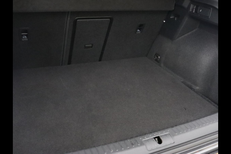 CUPRA Formentor 1.4 eHybrid VZ | 245pk | Stoelverwarming | 360 Camera | Adaptive cruise | Carplay | Navigatie | Sfeerverlichting | Keyless | Sportstoelen | Memory | PHEV | Plug In