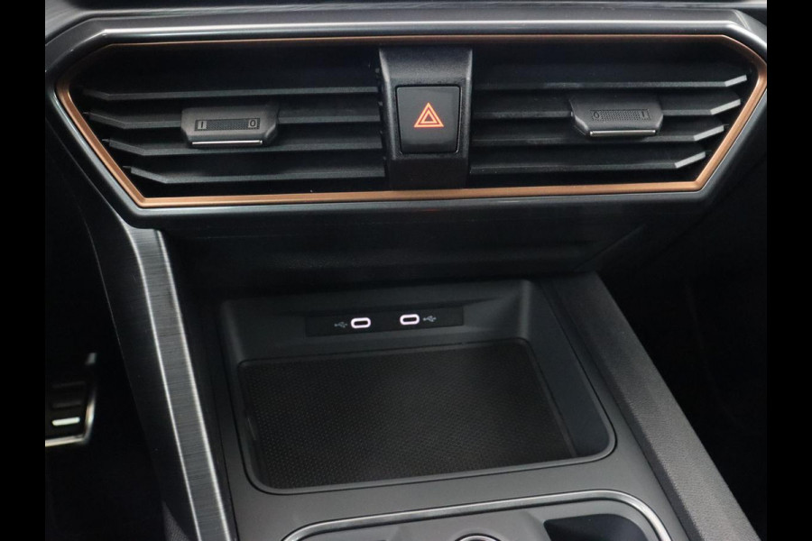 CUPRA Formentor 1.4 eHybrid VZ | 245pk | Stoelverwarming | 360 Camera | Adaptive cruise | Carplay | Navigatie | Sfeerverlichting | Keyless | Sportstoelen | Memory | PHEV | Plug In