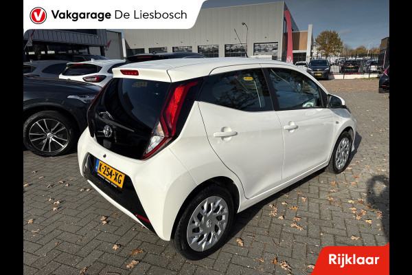 Toyota Aygo 1.0 VVT-i x-play/camera /airco/apple carplay/mf stuur/boeken