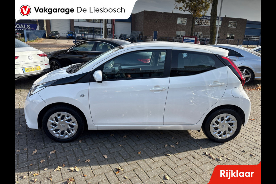 Toyota Aygo 1.0 VVT-i x-play/camera /airco/apple carplay/mf stuur/boeken