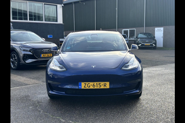 Tesla Model 3 Long Range AWD 75 kWh AFNEEMBARE TREKHAAK | 750KG TREKGEWICHT | ORIGNEEL NL AUTO | RIJKLAAR MET 12 MND BOVAG GARANTIE |