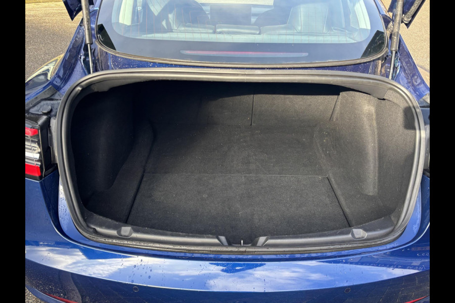 Tesla Model 3 Long Range AWD 75 kWh AFNEEMBARE TREKHAAK | 750KG TREKGEWICHT | ORIGNEEL NL AUTO | RIJKLAAR MET 12 MND BOVAG GARANTIE |