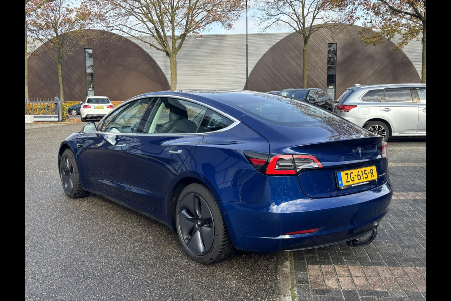 Tesla Model 3 Long Range AWD 75 kWh AFNEEMBARE TREKHAAK | 750KG TREKGEWICHT | ORIGNEEL NL AUTO | RIJKLAAR MET 12 MND BOVAG GARANTIE |