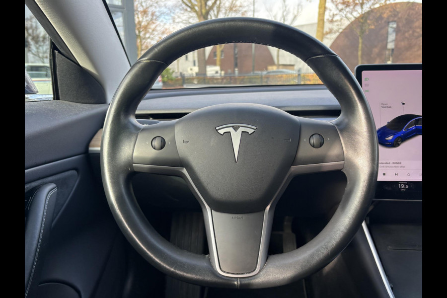 Tesla Model 3 Long Range AWD 75 kWh AFNEEMBARE TREKHAAK | 750KG TREKGEWICHT | ORIGNEEL NL AUTO | RIJKLAAR MET 12 MND BOVAG GARANTIE |