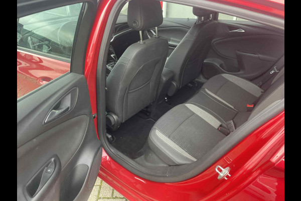 Opel Astra 1.2 Elegance / CarPlay / 360 camera