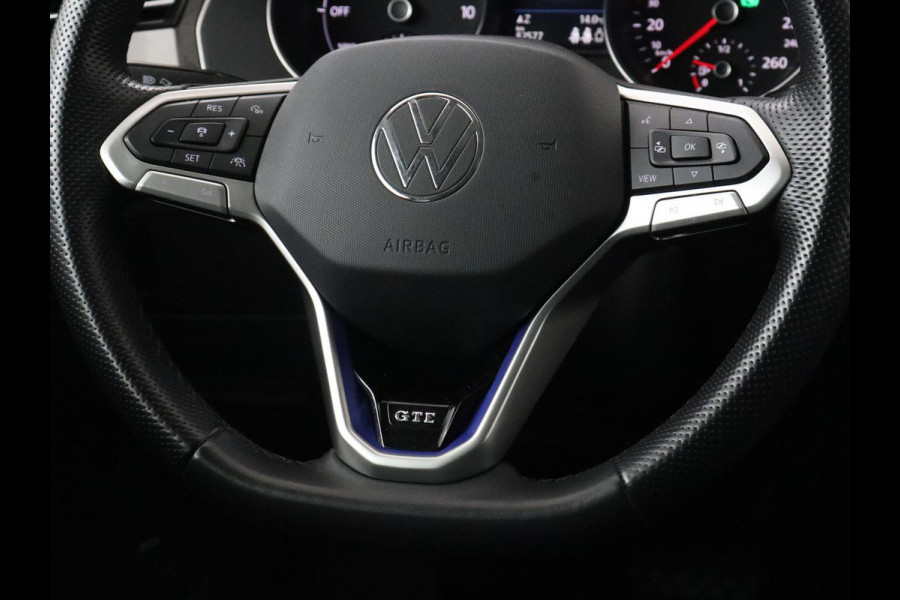 Volkswagen Passat 1.4 TSI PHEV GTE | Trekhaak | Stoelverwarming | Massage | Camera | Carplay | Adaptive cruise | Side Assist | Matrix LED | Navigatie | Parkeerhulp | Plug In