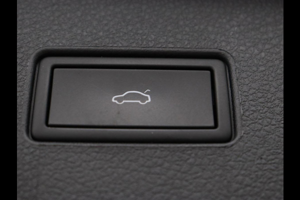 Volkswagen Passat 1.4 TSI PHEV GTE | Trekhaak | Stoelverwarming | Massage | Camera | Carplay | Adaptive cruise | Side Assist | Matrix LED | Navigatie | Parkeerhulp | Plug In