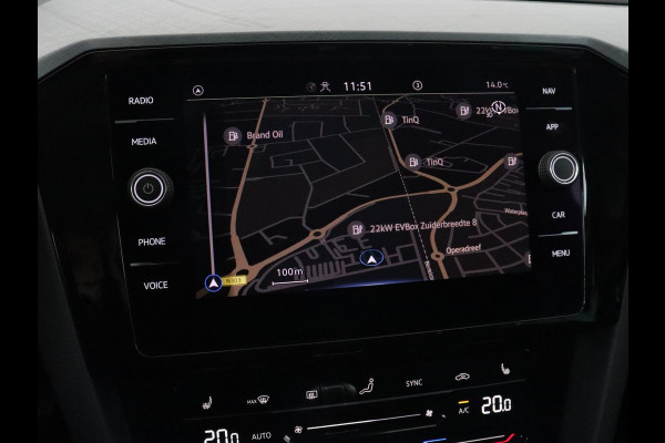 Volkswagen Passat 1.4 TSI PHEV GTE | Trekhaak | Stoelverwarming | Massage | Camera | Carplay | Adaptive cruise | Side Assist | Matrix LED | Navigatie | Parkeerhulp | Plug In