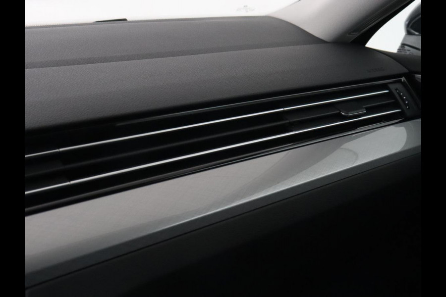 Volkswagen Passat 1.4 TSI PHEV GTE | Trekhaak | Stoelverwarming | Massage | Camera | Carplay | Adaptive cruise | Side Assist | Matrix LED | Navigatie | Parkeerhulp | Plug In