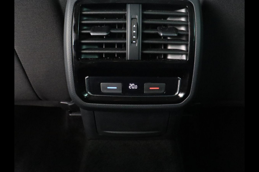 Volkswagen Passat 1.4 TSI PHEV GTE | Trekhaak | Stoelverwarming | Massage | Camera | Carplay | Adaptive cruise | Side Assist | Matrix LED | Navigatie | Parkeerhulp | Plug In