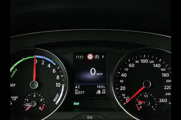 Volkswagen Passat 1.4 TSI PHEV GTE | Trekhaak | Stoelverwarming | Massage | Camera | Carplay | Adaptive cruise | Side Assist | Matrix LED | Navigatie | Parkeerhulp | Plug In