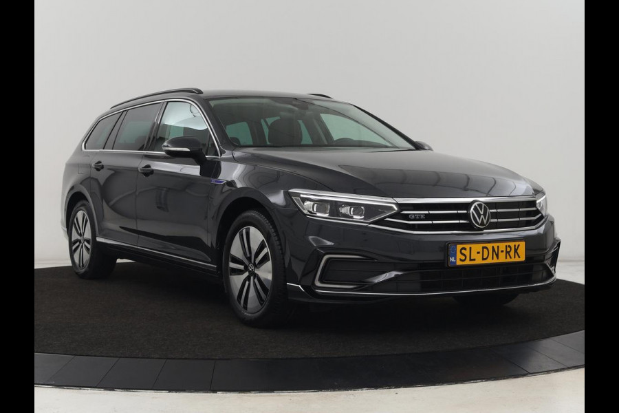 Volkswagen Passat 1.4 TSI PHEV GTE | Trekhaak | Stoelverwarming | Massage | Camera | Carplay | Adaptive cruise | Side Assist | Matrix LED | Navigatie | Parkeerhulp | Plug In