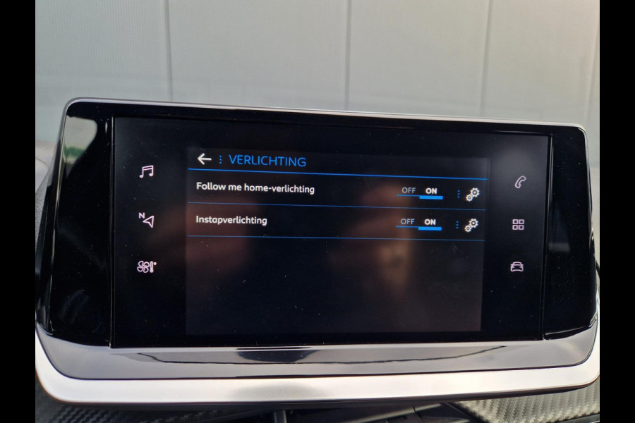 Peugeot 208 1.2 EAT8 100PK /I cockpit/AdapCruis/stoelverwarming