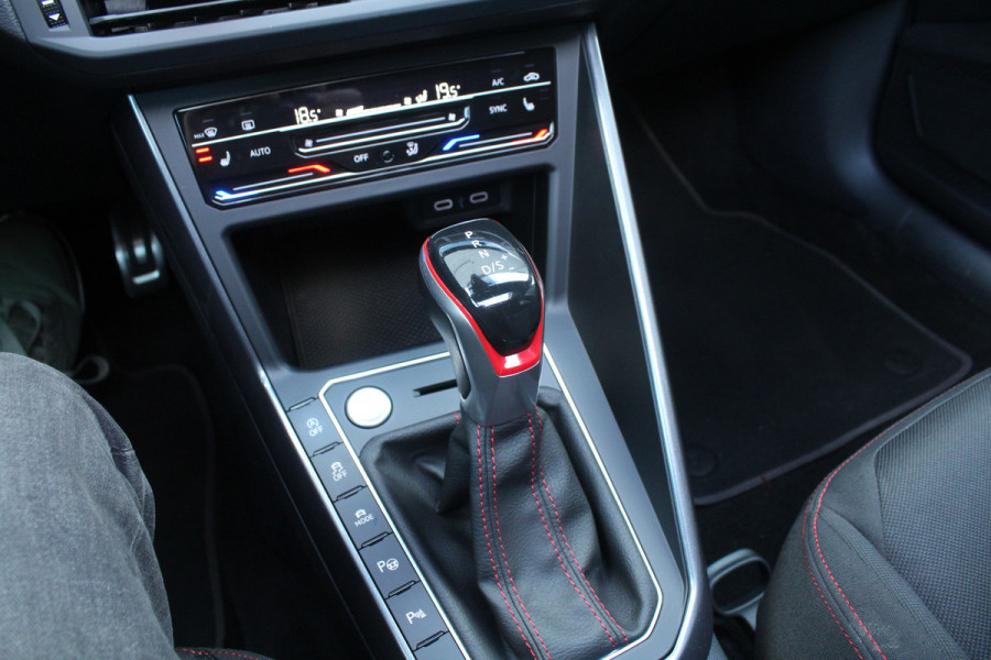 Volkswagen Polo 2.0 TSI 207pk GTI DSG7 Panoramadak Clima Cruise Navi Camera Carplay Dig. Cockpit 18"LMV Stoelverwarming