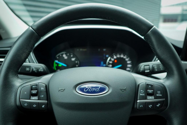 Ford Kuga 2.5 PHEV Titanium X / Winter Pack / Privacy Glass / Trekhaak voorbereiding