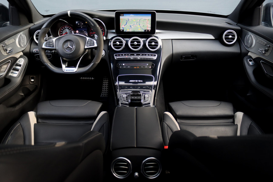 Mercedes-Benz C-Klasse Estate AMG 63 S | 510pk | Distronic+ | Memory | Burmester | AMG Drivers Package | Stoelventilatie | Panoramadak | Trekhaak | HUD | Surround Camera | Nightpakket | Schakelbare Uitlaat |