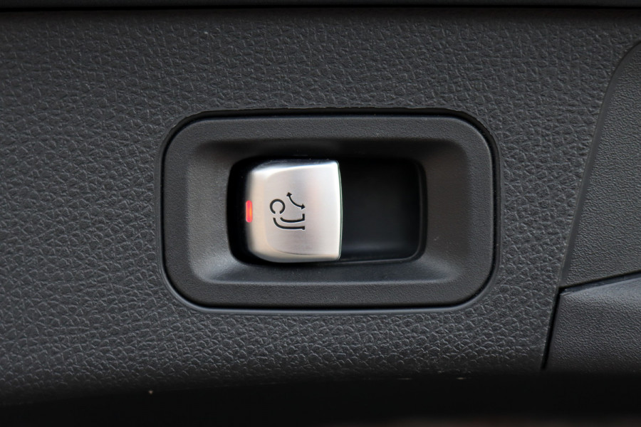 Mercedes-Benz C-Klasse Estate AMG 63 S | 510pk | Distronic+ | Memory | Burmester | AMG Drivers Package | Stoelventilatie | Panoramadak | Trekhaak | HUD | Surround Camera | Nightpakket | Schakelbare Uitlaat |