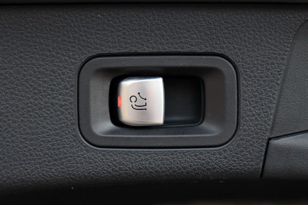 Mercedes-Benz C-Klasse Estate AMG 63 S | 510pk | Distronic+ | Memory | Burmester | AMG Drivers Package | Stoelventilatie | Panoramadak | Trekhaak | HUD | Surround Camera | Nightpakket | Schakelbare Uitlaat |