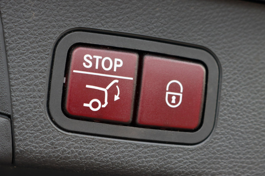 Mercedes-Benz C-Klasse Estate AMG 63 S | 510pk | Distronic+ | Memory | Burmester | AMG Drivers Package | Stoelventilatie | Panoramadak | Trekhaak | HUD | Surround Camera | Nightpakket | Schakelbare Uitlaat |