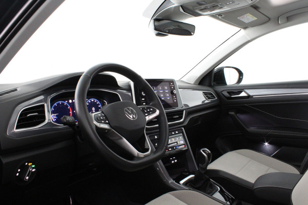 Volkswagen T-Roc 1.0 TSI Style Pano.schuif/Camera/Zwart dak/Stoelverwarming...