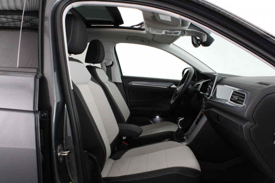 Volkswagen T-Roc 1.0 TSI Style Pano.schuif/Camera/Zwart dak/Stoelverwarming...
