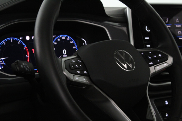 Volkswagen T-Roc 1.0 TSI Style Pano.schuif/Camera/Zwart dak/Stoelverwarming...