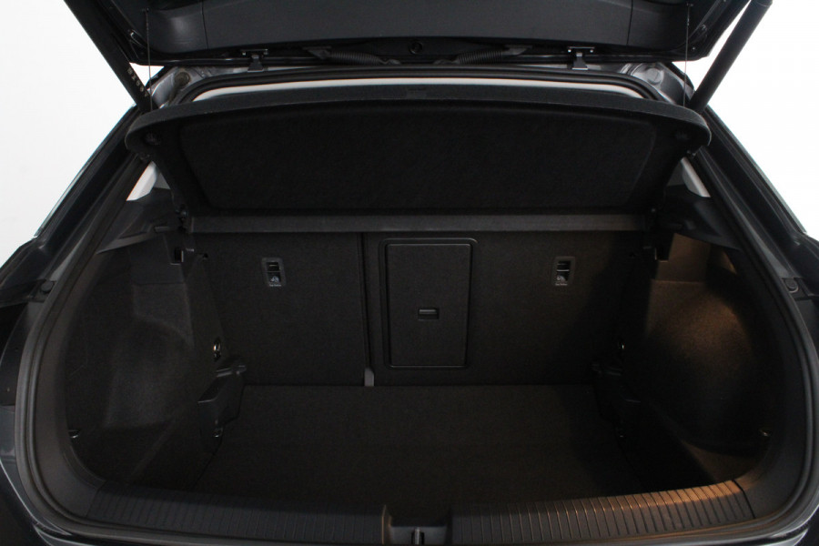 Volkswagen T-Roc 1.0 TSI Style Pano.schuif/Camera/Zwart dak/Stoelverwarming...