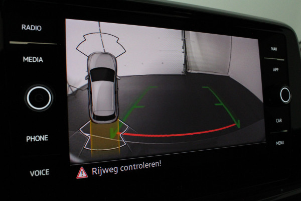 Volkswagen T-Roc 1.0 TSI Style Pano.schuif/Camera/Zwart dak/Stoelverwarming...