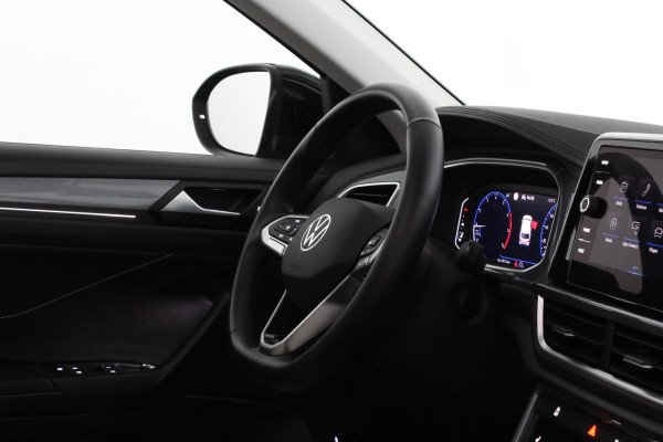 Volkswagen T-Roc 1.0 TSI Style Pano.schuif/Camera/Zwart dak/Stoelverwarming...