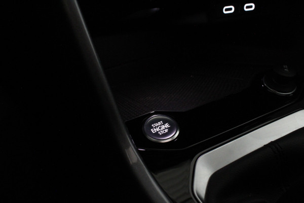 Volkswagen T-Roc 1.0 TSI Style Pano.schuif/Camera/Zwart dak/Stoelverwarming...