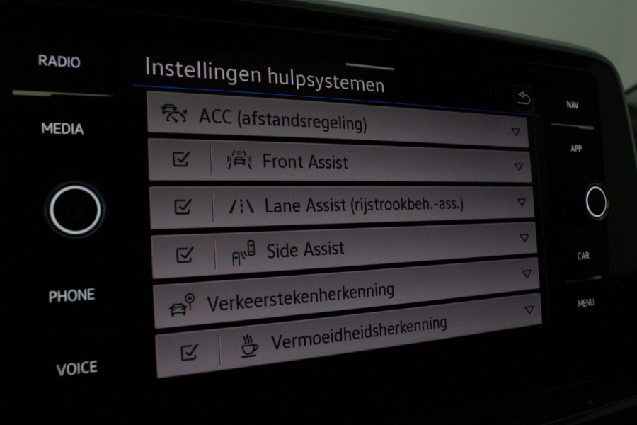 Volkswagen T-Roc 1.0 TSI Style Pano.schuif/Camera/Zwart dak/Stoelverwarming...