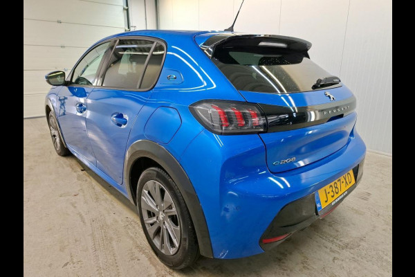 Peugeot e-208 EV Allure 50 kWh Navigatie Apple Carplay/Android Auto Camera Parkeersensoren Adaptive Cruise Control Stoelverwarming Lichtmetalen velgen Climate Control