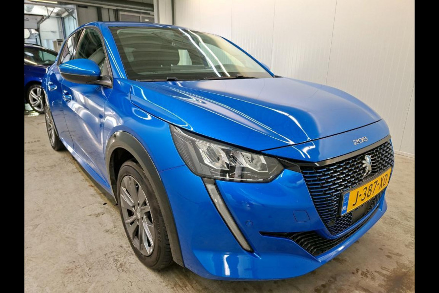 Peugeot e-208 EV Allure 50 kWh Navigatie Apple Carplay/Android Auto Camera Parkeersensoren Adaptive Cruise Control Stoelverwarming Lichtmetalen velgen Climate Control