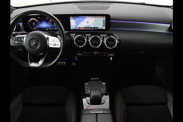 Mercedes-Benz A-Klasse 250e AMG Limited | Stoelverwarming | Widescreen | Sfeerverlichting | Camera | Navigatie | Leder/Alcantara | Park Assist | Sportstoelen | Full LED | Climate control | PHEV | Plug In
