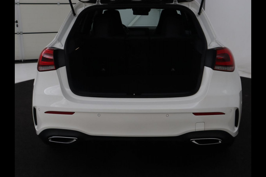 Mercedes-Benz A-Klasse 250e AMG Limited | Stoelverwarming | Widescreen | Sfeerverlichting | Camera | Navigatie | Leder/Alcantara | Park Assist | Sportstoelen | Full LED | Climate control | PHEV | Plug In