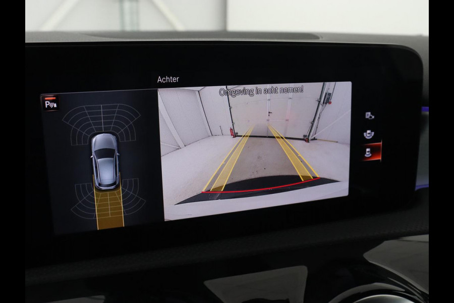 Mercedes-Benz A-Klasse 250e AMG Limited | Stoelverwarming | Widescreen | Sfeerverlichting | Camera | Navigatie | Leder/Alcantara | Park Assist | Sportstoelen | Full LED | Climate control | PHEV | Plug In