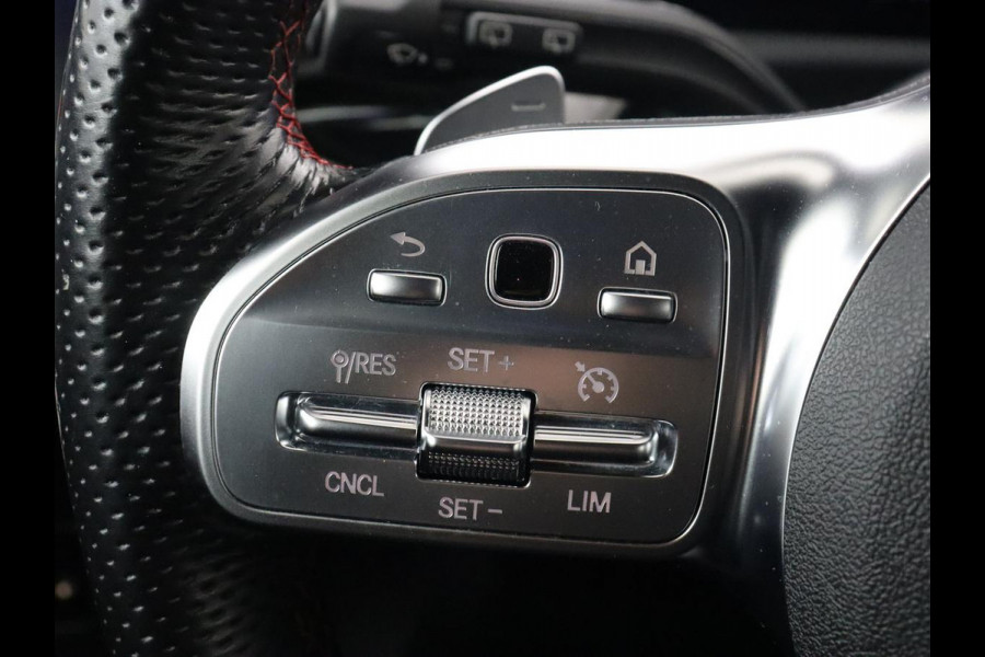 Mercedes-Benz A-Klasse 250e AMG Limited | Stoelverwarming | Widescreen | Sfeerverlichting | Camera | Navigatie | Leder/Alcantara | Park Assist | Sportstoelen | Full LED | Climate control | PHEV | Plug In
