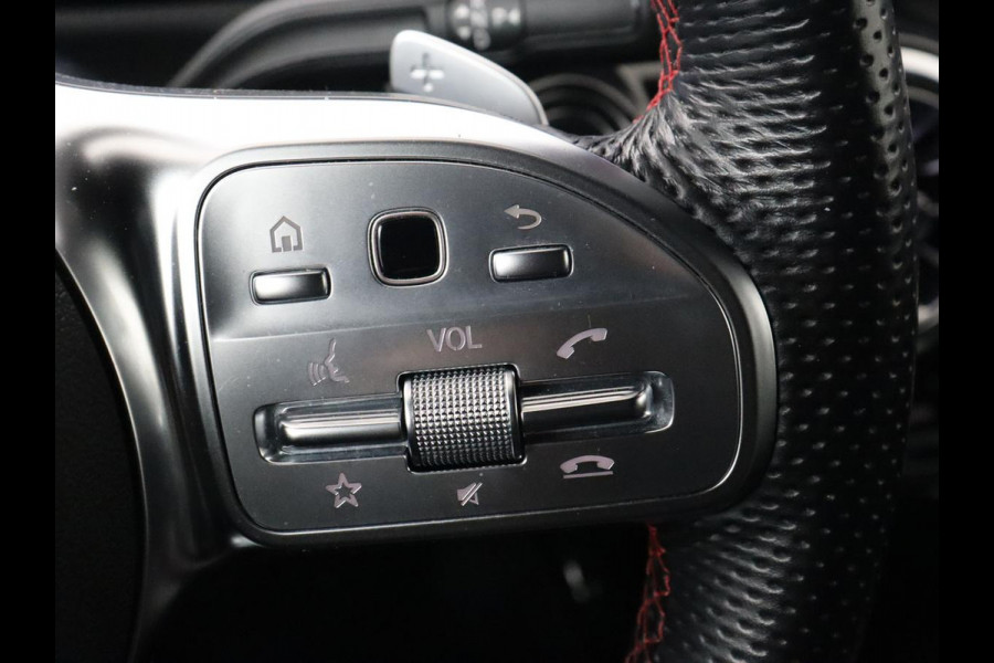 Mercedes-Benz A-Klasse 250e AMG Limited | Stoelverwarming | Widescreen | Sfeerverlichting | Camera | Navigatie | Leder/Alcantara | Park Assist | Sportstoelen | Full LED | Climate control | PHEV | Plug In