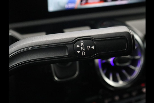Mercedes-Benz A-Klasse 250e AMG Limited | Stoelverwarming | Widescreen | Sfeerverlichting | Camera | Navigatie | Leder/Alcantara | Park Assist | Sportstoelen | Full LED | Climate control | PHEV | Plug In