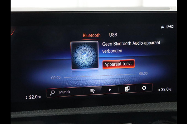 Mercedes-Benz A-Klasse 250e AMG Limited | Stoelverwarming | Widescreen | Sfeerverlichting | Camera | Navigatie | Leder/Alcantara | Park Assist | Sportstoelen | Full LED | Climate control | PHEV | Plug In