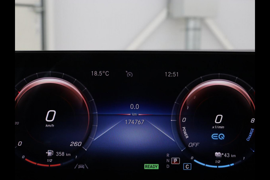 Mercedes-Benz A-Klasse 250e AMG Limited | Stoelverwarming | Widescreen | Sfeerverlichting | Camera | Navigatie | Leder/Alcantara | Park Assist | Sportstoelen | Full LED | Climate control | PHEV | Plug In