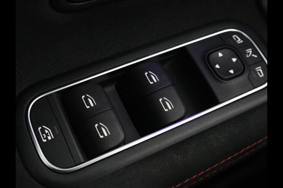 Mercedes-Benz A-Klasse 250e AMG Limited | Stoelverwarming | Widescreen | Sfeerverlichting | Camera | Navigatie | Leder/Alcantara | Park Assist | Sportstoelen | Full LED | Climate control | PHEV | Plug In